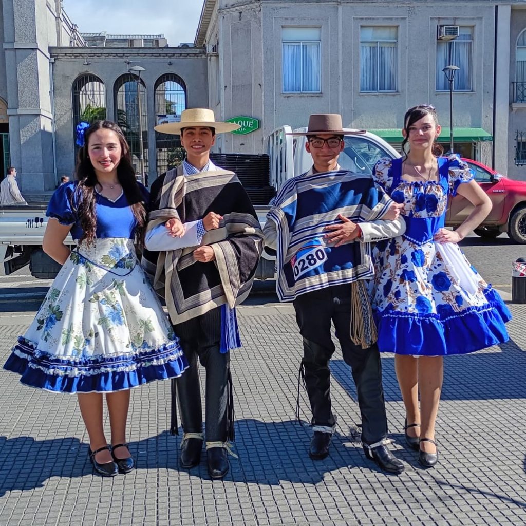 Estudiantes participan en Muestra Folclórica del SLEP
