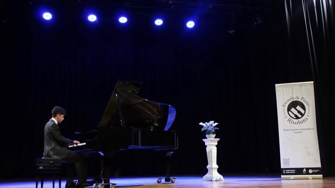 Estudiante Andrés Navarrete obtuvo 2° Lugar en Concurso de Piano