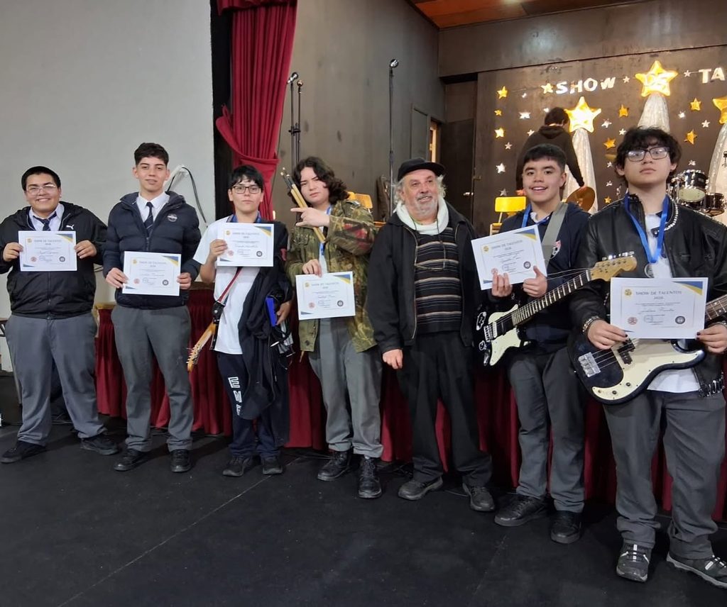 Estudiantes obtienen 1° y 2° lugar en Show de Talentos Interescolar